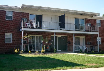 Yorkshire Apartments in Mercerville, NJ - Foto de edificio