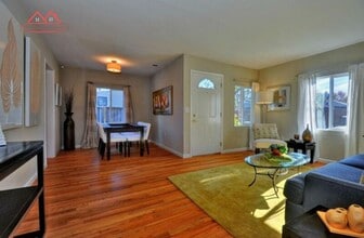 493 Southwood Ave in Sunnyvale, CA - Foto de edificio - Building Photo