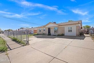 5516 Fairbanks Dr in El Paso, TX - Building Photo - Building Photo