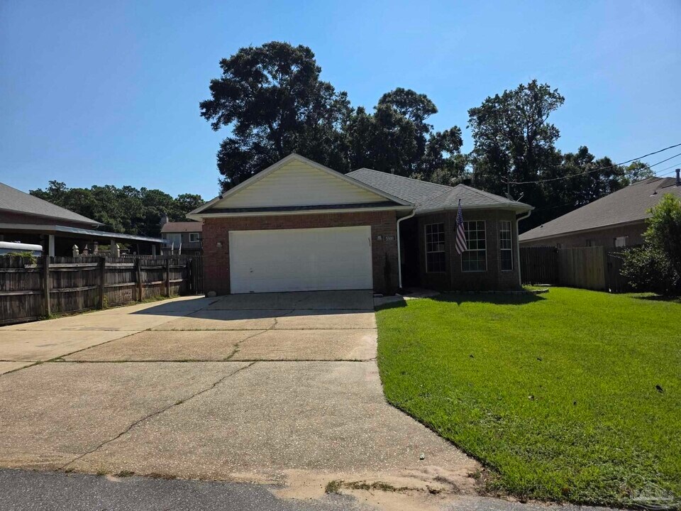 5910 Drexel Rd in Pensacola, FL - Building Photo