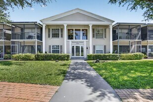9101 Jacaranda Ln in Plantation, FL - Building Photo