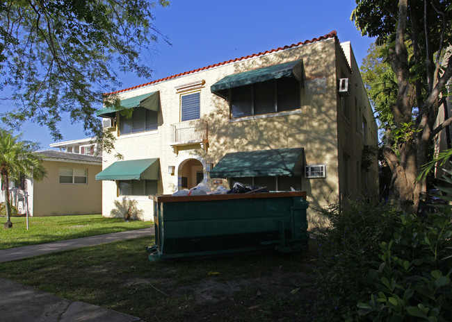 1610 Salzedo St in Coral Gables, FL - Building Photo - Building Photo