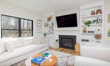 59 Gardiners Ln in East Hampton, NY - Building Photo - Building Photo
