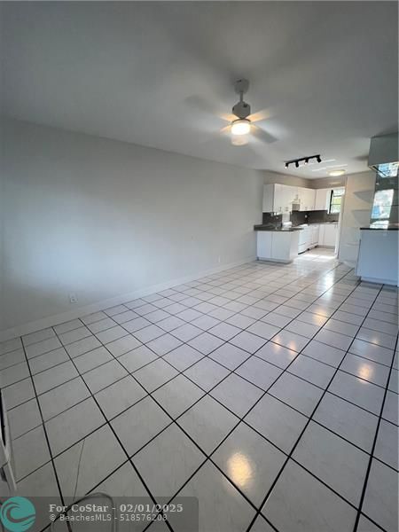 1810 E Oakland Park Blvd in Fort Lauderdale, FL - Building Photo - Building Photo