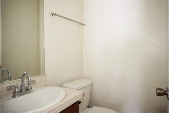 1008 Southmoor Dr in Arlington, TX - Building Photo - Building Photo