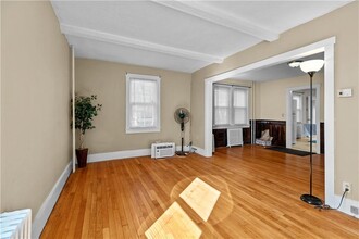41 Freeborn St in Newport, RI - Building Photo - Building Photo