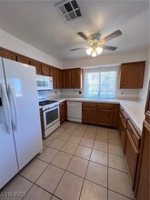 1851 Hillpointe Rd in Henderson, NV - Building Photo - Building Photo
