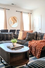 3920 Oakdale Rd in Charlotte, NC - Building Photo - Building Photo