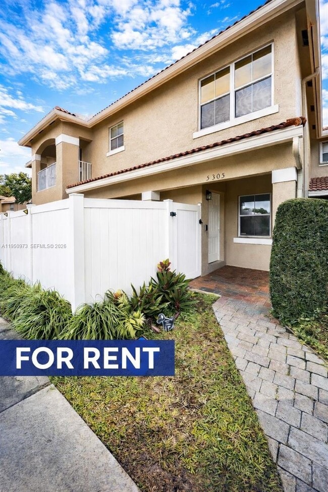 5305 SW 126th Terrace