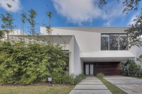 8621 Arboretum Ln in Miami, FL - Foto de edificio - Building Photo