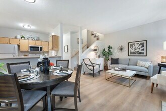 2026 Virginia Ln in West Linn, OR - Building Photo - Building Photo