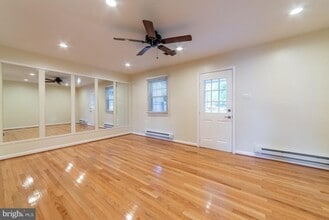 319 Rock Spring Dr SW in Leesburg, VA - Building Photo - Building Photo