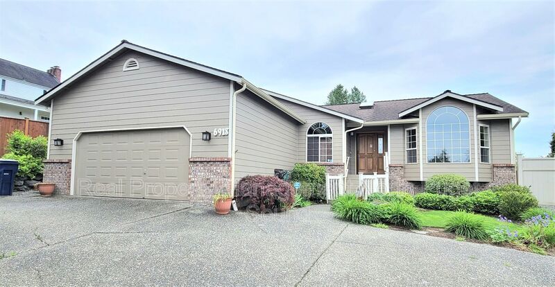 6918 57th St NE in Marysville, WA - Building Photo