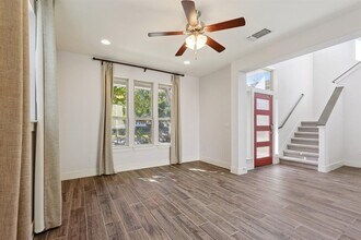 6000 Baythorne Dr in Austin, TX - Foto de edificio - Building Photo