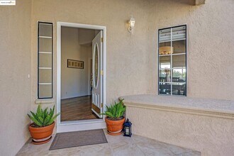 2380 Wayfarer Dr in Discovery Bay, CA - Building Photo - Building Photo