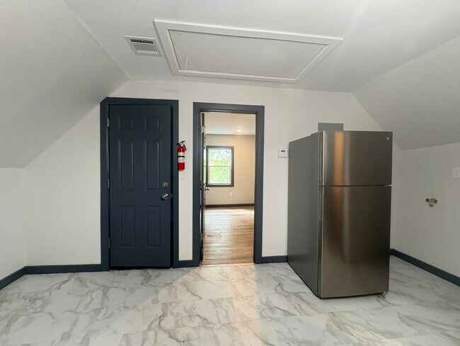 115 Hollywood Ave, Unit 3 in East Orange, NJ - Building Photo - Building Photo