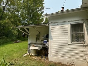 25 Sugar Hollow Ln in Fall Branch, TN - Building Photo - Building Photo