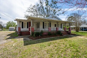 5752 Warrior River Rd in Bessemer, AL - Building Photo - Building Photo