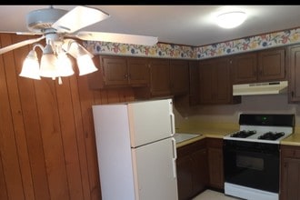 27 Hamilton St, Unit 3 in Cohoes, NY - Foto de edificio - Building Photo