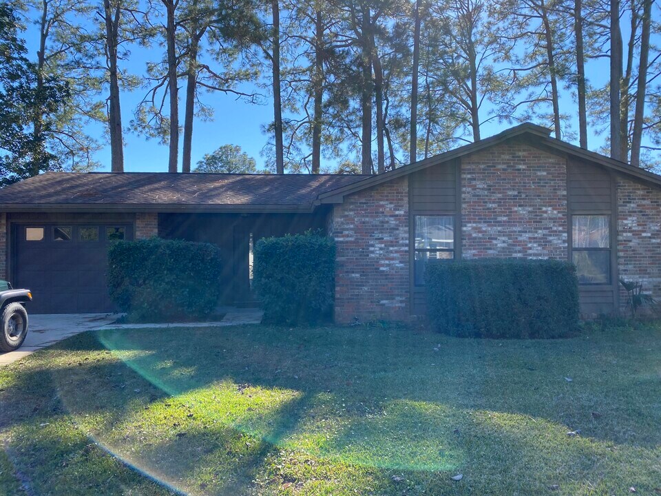 413 Joellen Ln in Fort Walton Beach, FL - Building Photo