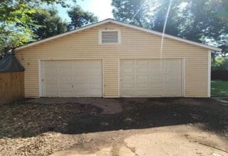 1123 W Kansas Ave in Chickasha, OK - Foto de edificio - Building Photo