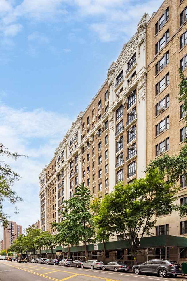 Amherst Cortlandt Condominiums in New York, NY - Foto de edificio - Building Photo