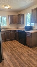 4267 Carnes Rd in Roseburg, OR - Building Photo - Building Photo