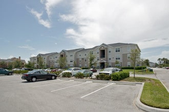 Wyngate Apartments in St. Petersburg, FL - Building Photo - Building Photo
