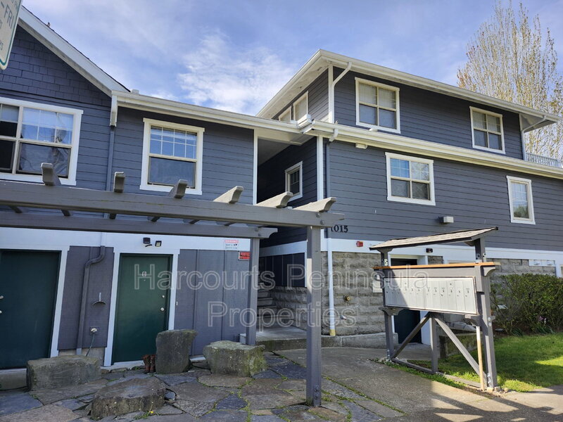 1015 9th St in Bremerton, WA - Foto de edificio