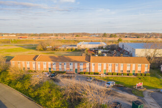 Wickham Square Apartments in Newport News, VA - Building Photo - Building Photo