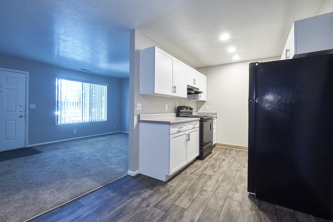 Mountain Shadows in Salt Lake City, UT - Building Photo - Building Photo