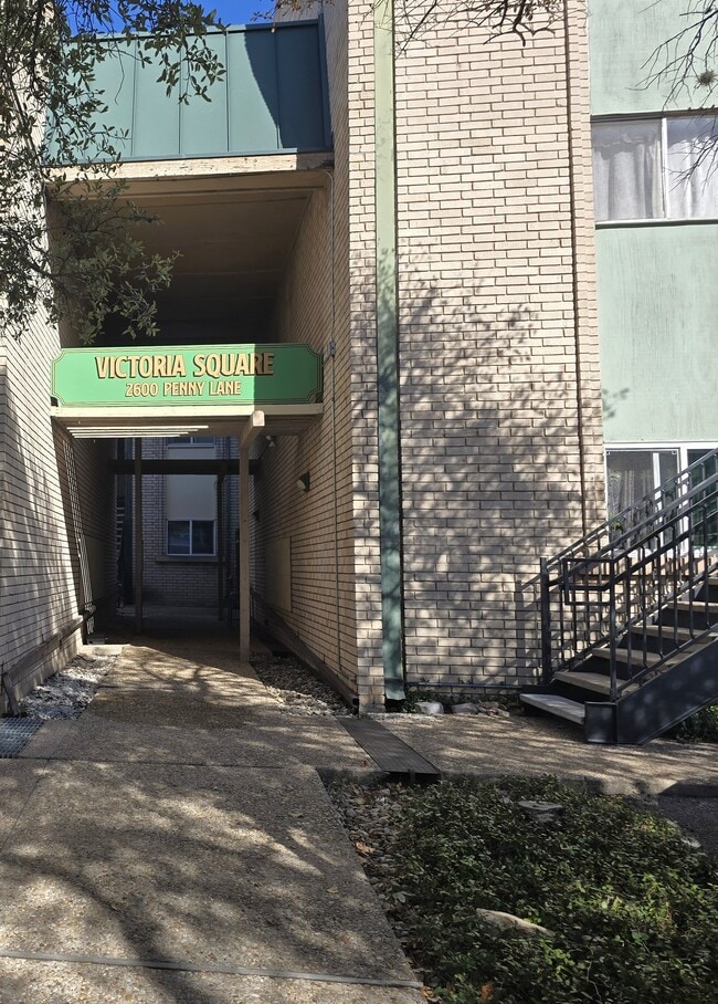 2600 Penny Ln in Austin, TX - Foto de edificio - Building Photo