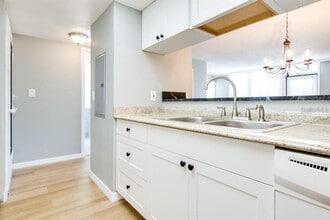 2615 Cove Cay Dr in Clearwater, FL - Building Photo - Building Photo