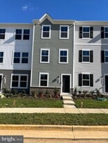 306 Watercourse Dr in Ranson, WV - Building Photo