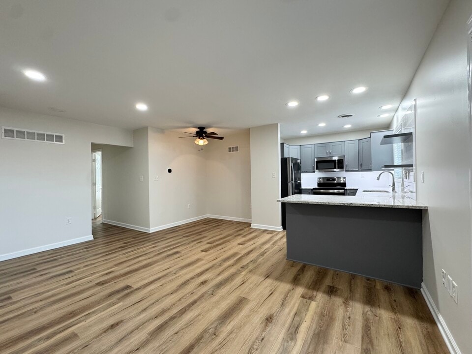 517 Gillis St in Kansas City, MO - Building Photo