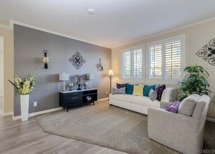 5303 Seaglen Way in San Diego, CA - Building Photo - Building Photo