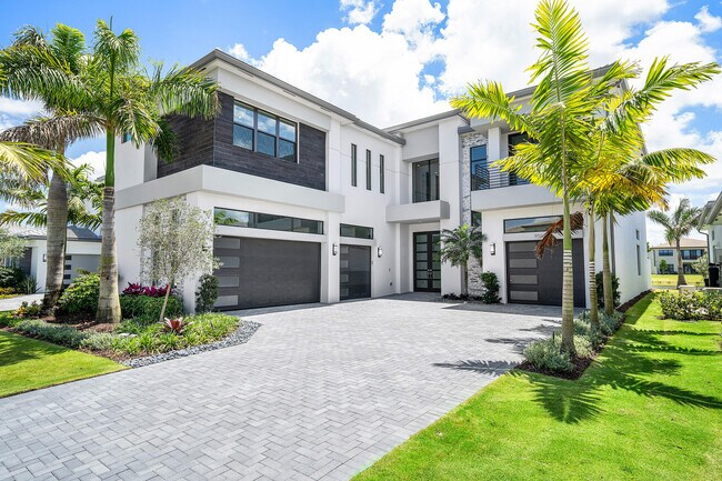 9516 Riverside Pk Dr