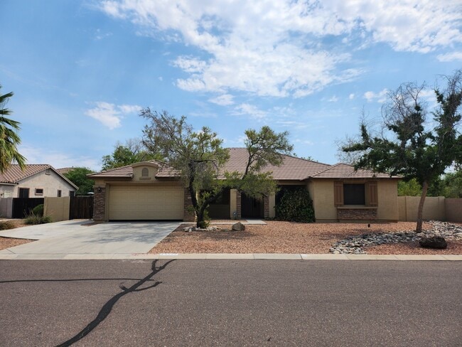 property at 5225 W Siesta Way