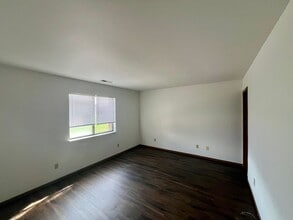 207 Eldon Ave in Cuba, MO - Building Photo - Building Photo