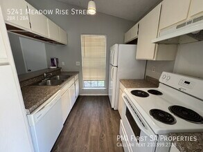 5241 Meadow Rise St in San Antonio, TX - Building Photo - Building Photo