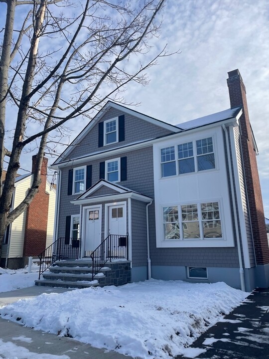 27-29-29 Crescent Rd in Belmont, MA - Building Photo