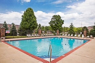 The Lodge at Trails Edge in Indianapolis, IN - Building Photo