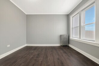 8030 S Honore St in Chicago, IL - Building Photo - Building Photo