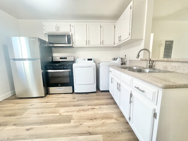 4341 W 169th St in Lawndale, CA - Building Photo - Building Photo