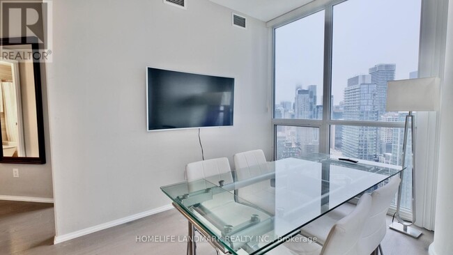 45-4145 Charles St E in Toronto, ON - Building Photo - Building Photo