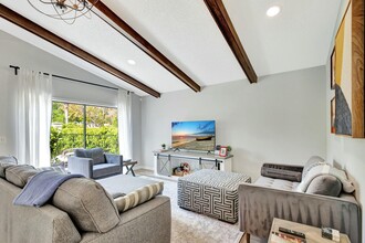 83 Ironwood Way N in Palm Beach Gardens, FL - Building Photo - Building Photo