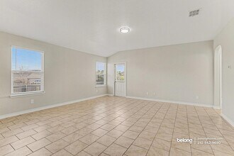 1502 Mourning Dove in San Antonio, TX - Foto de edificio - Building Photo