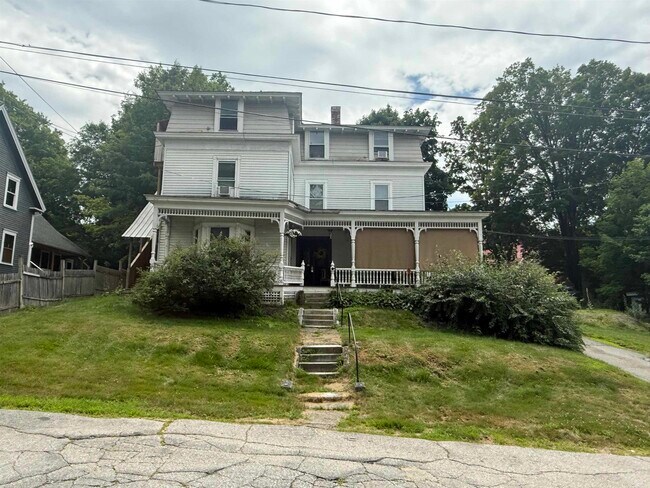 31 Pleasant St in Franklin, NH - Building Photo - Building Photo