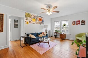658 W Oakdale Ave, Unit 2A in Chicago, IL - Building Photo