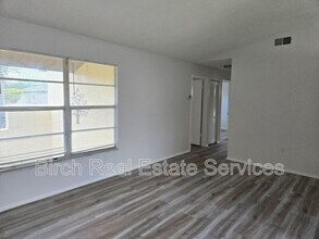 5122 Muriel Ln in New Port Richey, FL - Foto de edificio - Building Photo